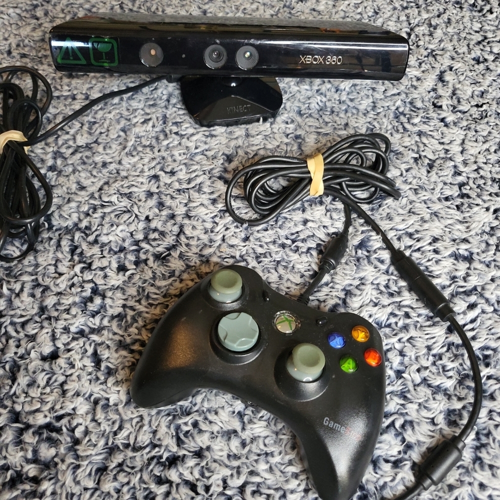 Xbox 360 Controller & Kinect Bundle - 2 Items - Picture 2 of 14